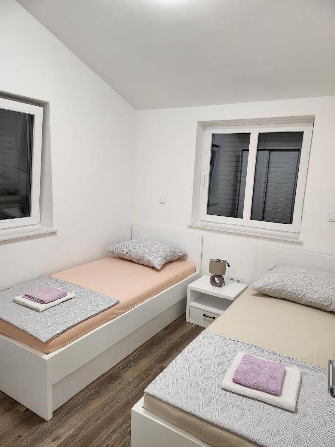 Apartmani M&L I M&J Malinska Zewnętrze zdjęcie